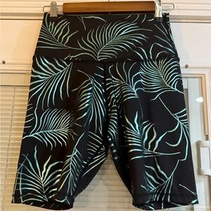 Glyder Black and Green Palm Biker Shorts Size Small